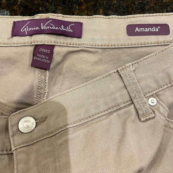 Gloria Vanderbilt Amanda Taupe Jeans - Picture 2 of 11